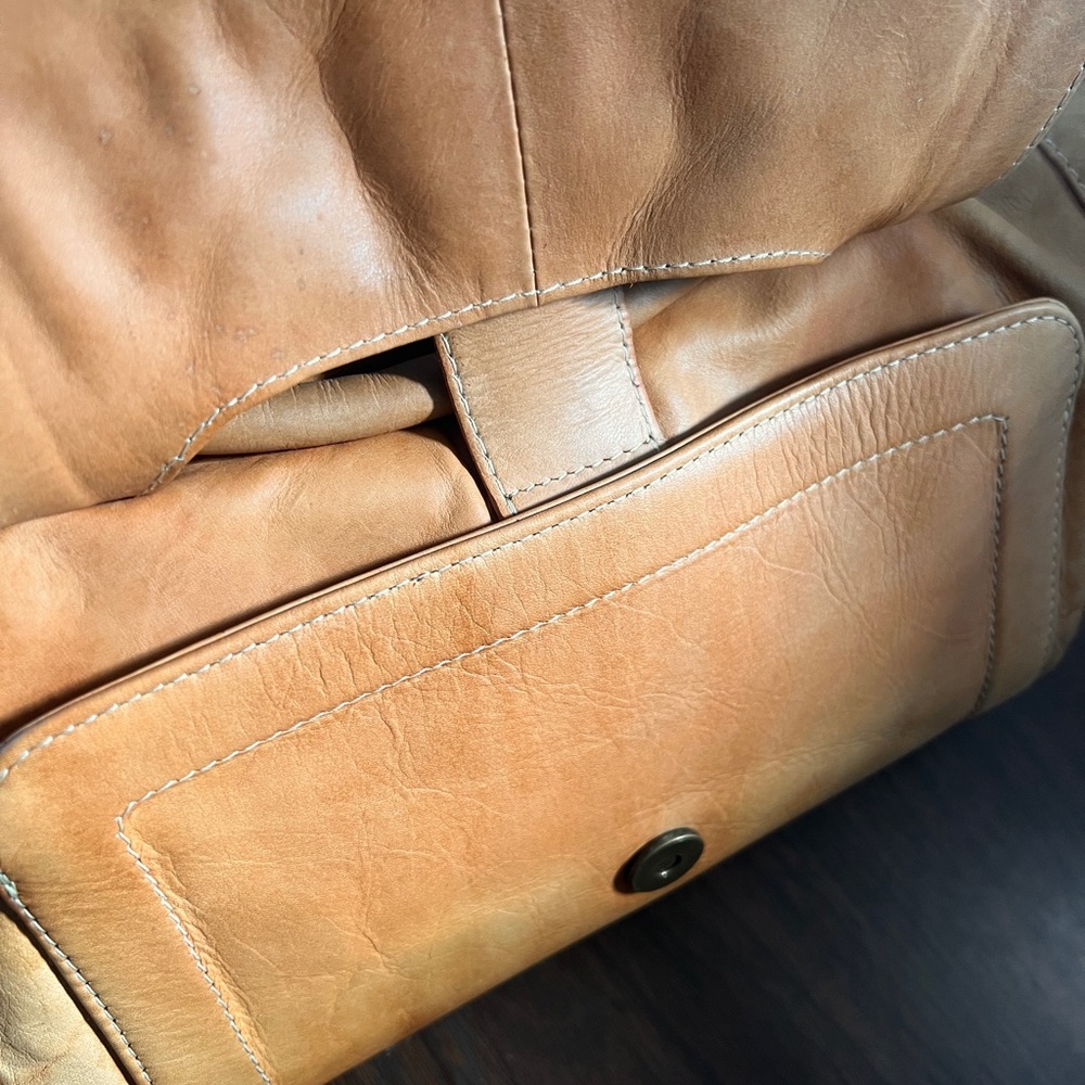 Vintage NorthStyle Leather Tote in Camel - Picture 9 of 14